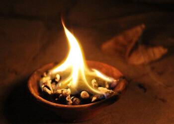 Divine Light of Amavasya: Attaining Peace Through Deep Daan