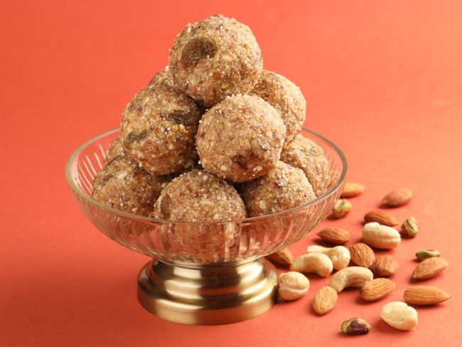 Wholesome & Delicious: Jaggery-Coconut Laddoos for Vrat