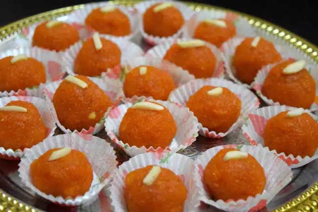 New Year Special Soft Carrot Laddoo Recipe at Home