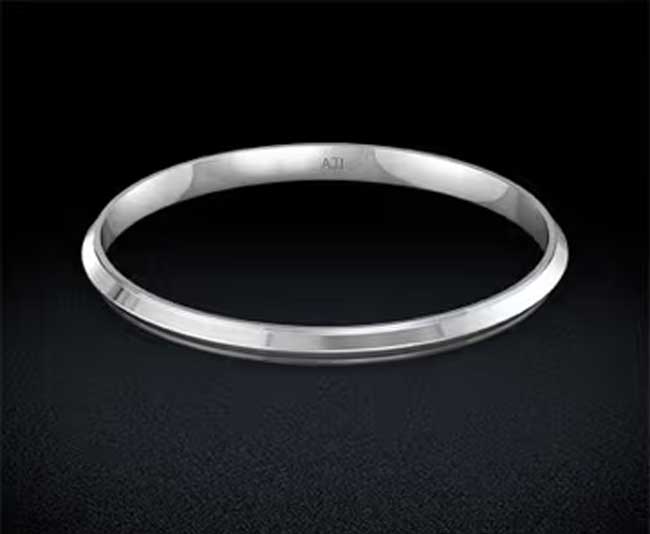 Silver Kada and Planetary Balance: A Spiritual Perspective