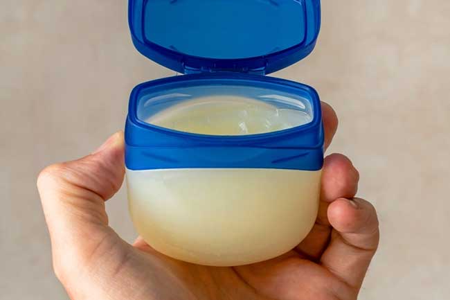Moisture and Protection in Cold Weather: Benefits of Vaseline
