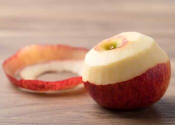 Apple Peel: A Natural Blessing for Glowing Skin