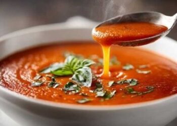 The Aroma of Winter: Hot & Creamy Tomato Soup