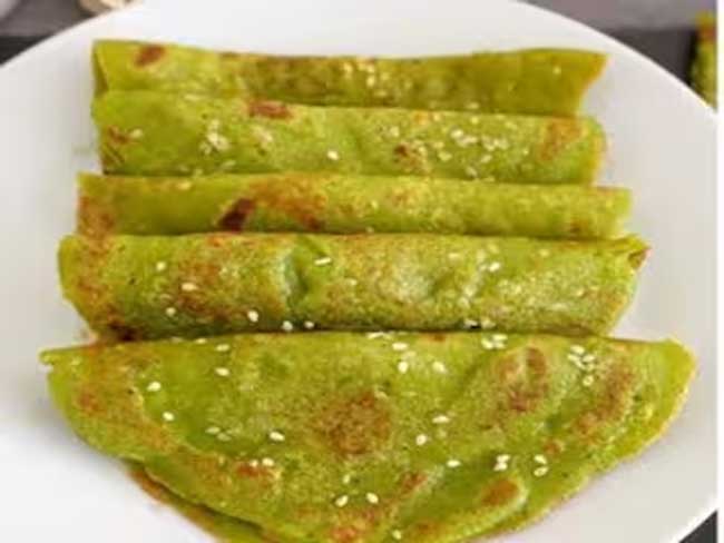 Spinach Cheela: A Healthy and Delicious Breakfast Option