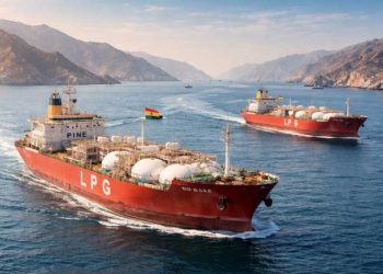 Two Indian Ships Successfully Cross Strait of Hormuz Amid Fee Controversy