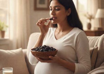 Natural Remedy for Pregnant Women: Roasted Raisins with Black Salt