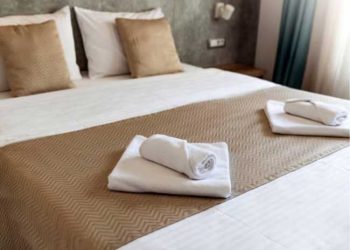 Hotel Towel Etiquette: Understanding Bath, Face, and Hand Towels