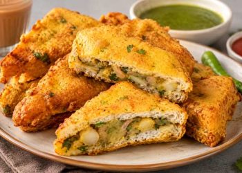 Summer Snack Delight: Golden Crispy Bread Pakoras