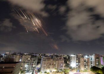 Iran Fires Missiles at Israel, Escalating Middle East Tensions
