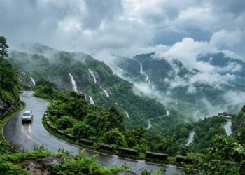 Wheels Through the Rain: Best Monsoon Road Trips Near Mumbai