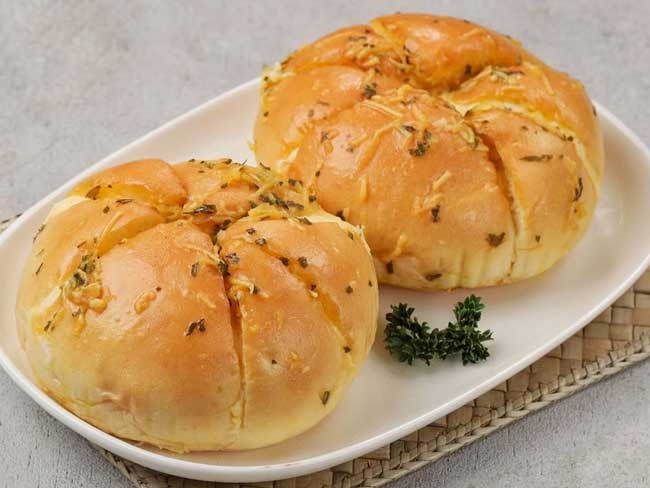 Cheesy Korean Buns: Soft Bread with a Gooey Cheese Filling
